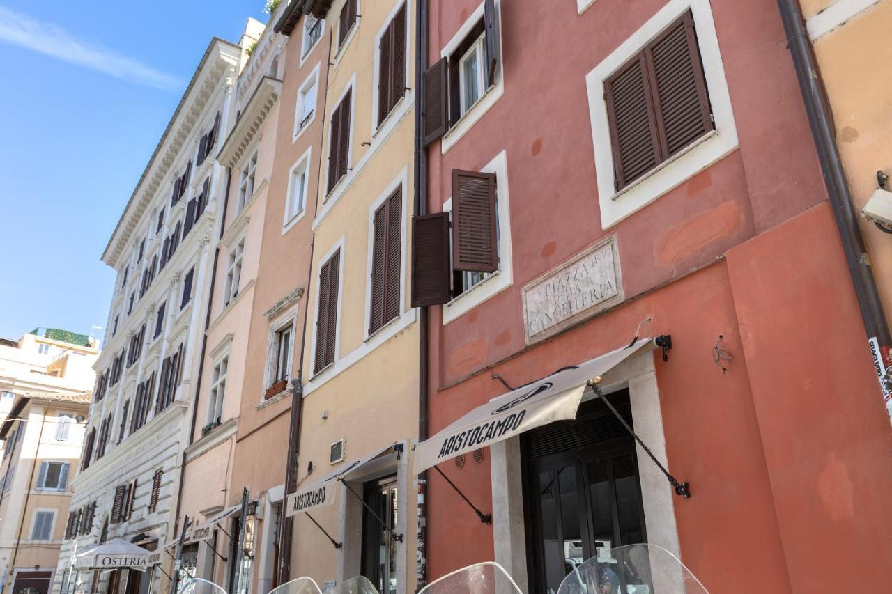 Rome As You Feel - Cancelleria Apartment In Navona Luaran gambar